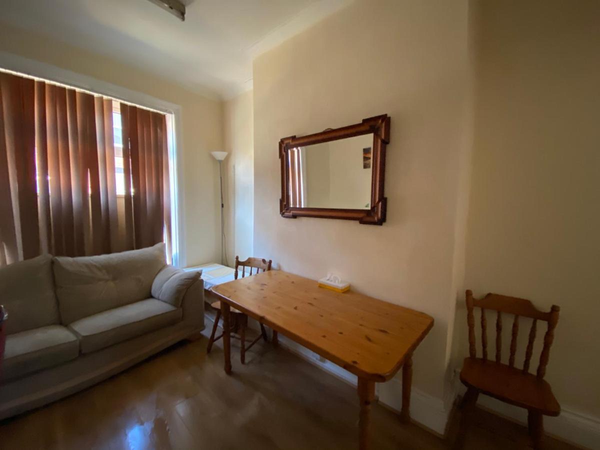 Central Bolton Accommodation Δωμάτιο φωτογραφία
